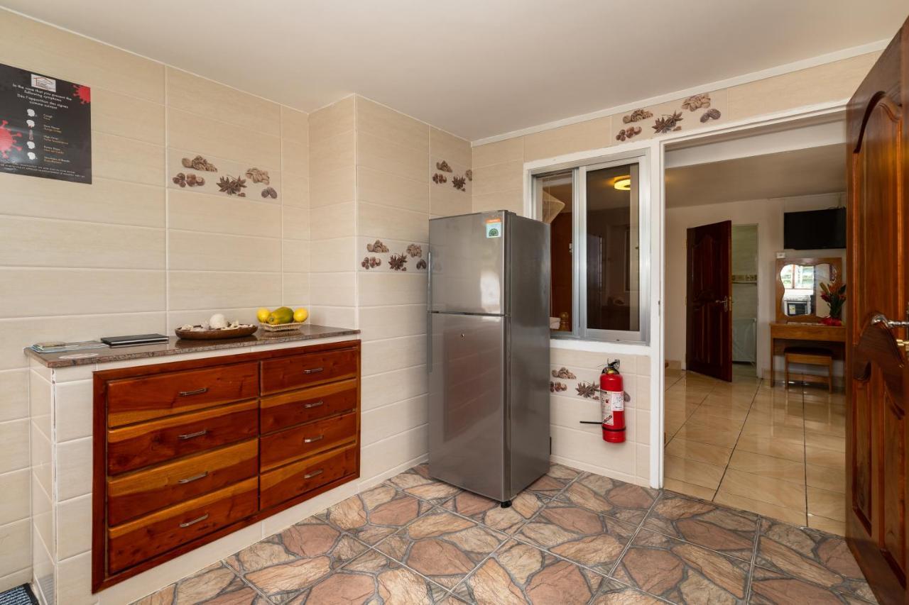 Janes' Serenity Guesthouse Anse a La Mouche Dış mekan fotoğraf
