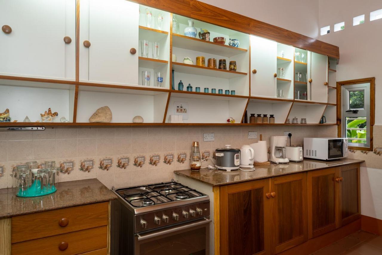 Janes' Serenity Guesthouse Anse a La Mouche Dış mekan fotoğraf