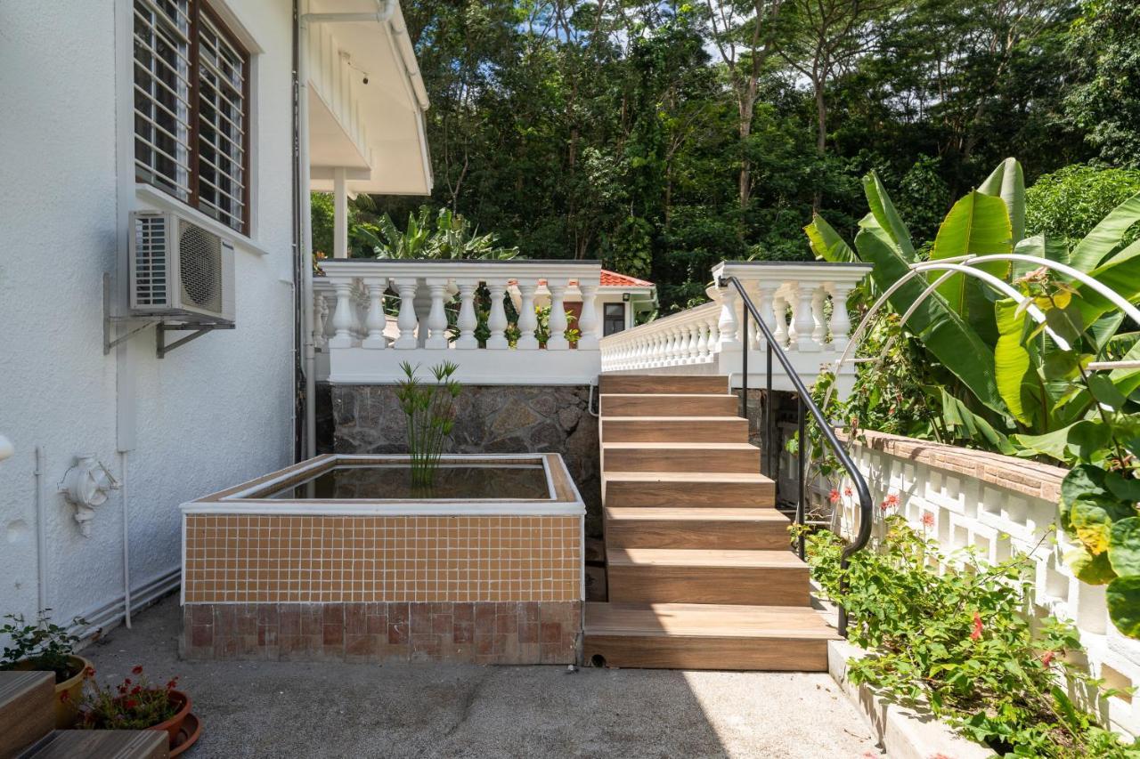 Janes' Serenity Guesthouse Anse a La Mouche Dış mekan fotoğraf