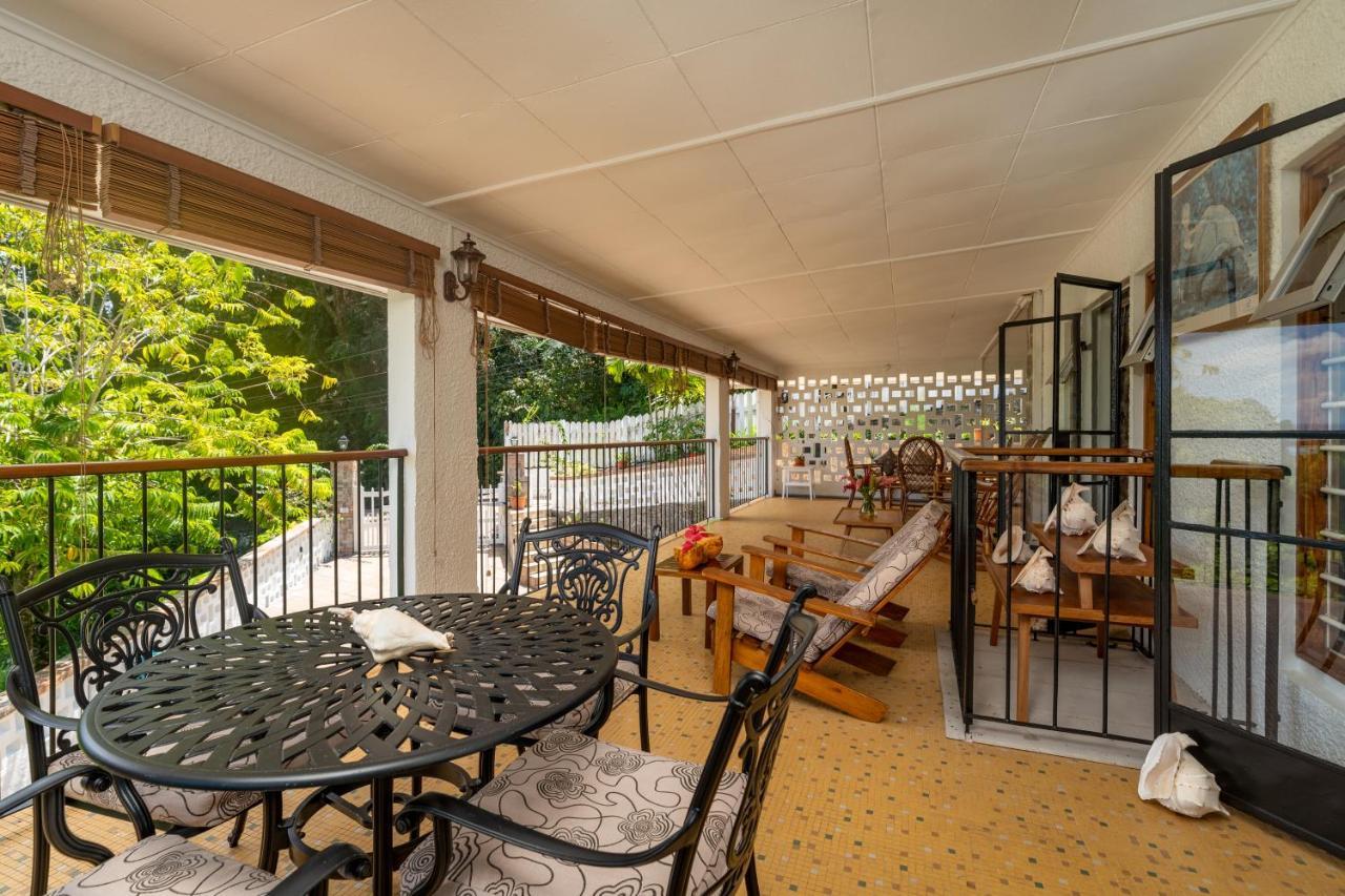 Janes' Serenity Guesthouse Anse a La Mouche Dış mekan fotoğraf
